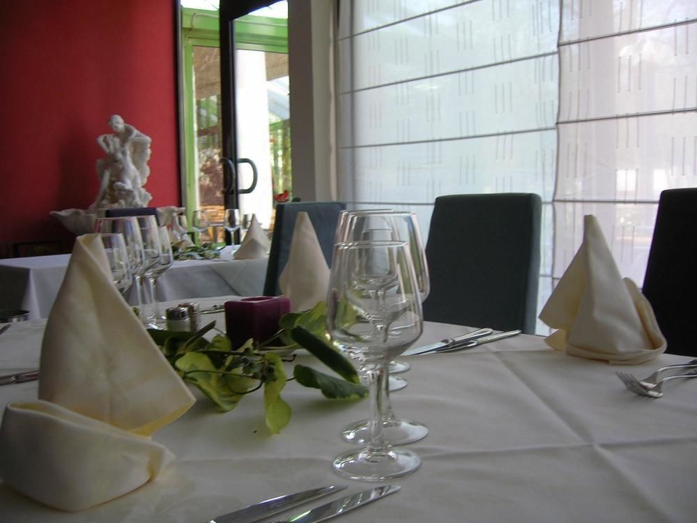 Hotel Restaurant Du Parc De La Colombiere Dijon Exterior photo
