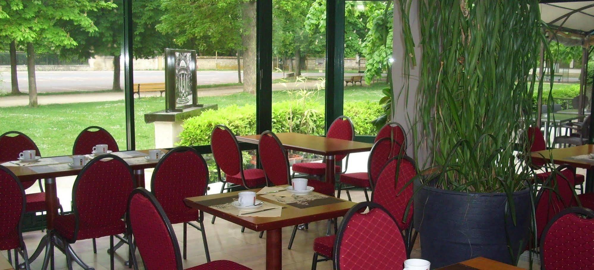 Hotel Restaurant Du Parc De La Colombiere Dijon Exterior photo